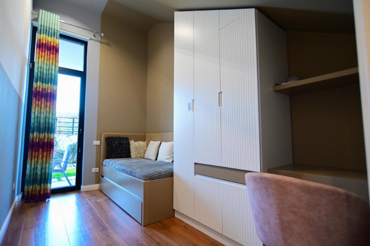 Stylish Two Bedroom House With Private Pool Tirana Exterior photo