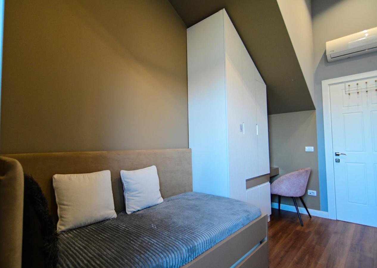 Stylish Two Bedroom House With Private Pool Tirana Exterior photo